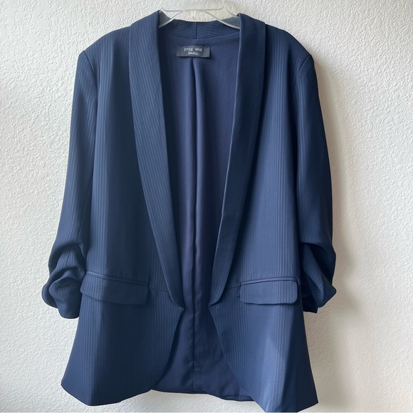Style Vine fitted blue blazer. Never worn.              Women’s Size: S - Picture 4 of 5